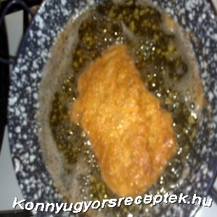 Bundás tejfölös szelet Bundás tejfölös szelet