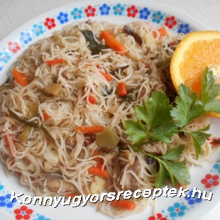 Kínai édes-savanyú egytálétel Kínai édes-savanyú egytálétel