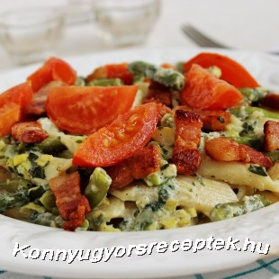 Zöldbabos penne császárszalonnával Zöldbabos penne császárszalonnával