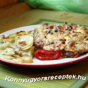 Paprikás-sajtos szelet burgonyagratinnal Paprikás-sajtos szelet burgonyagratinnal