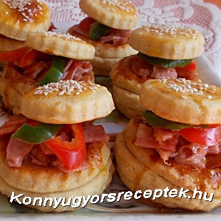 Sonkás-sajtos vendégváró kosárkák Sonkás-sajtos vendégváró kosárkák