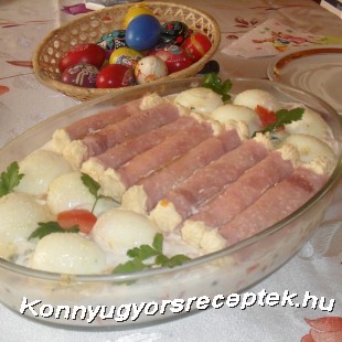 Töltött tojás, sonkatekercs, francia saláta alapon Töltött tojás, sonkatekercs, francia saláta alapon