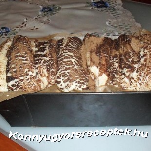 Fahéjas fátyolkalács Fahéjas fátyolkalács