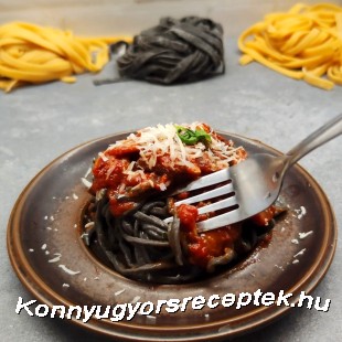 Fekete házitészta Picipirostól Fekete házitészta Picipirostól