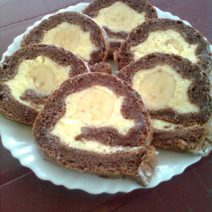 Banános piskótatekercs Banános piskótatekercs