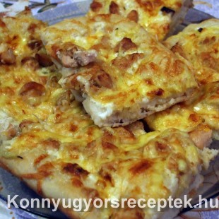 Pizza - csirkehúsos tejfölös Pizza - csirkehúsos tejfölös