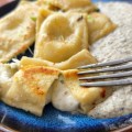 Ravioli Formaggi Picipirostól, gombamártással